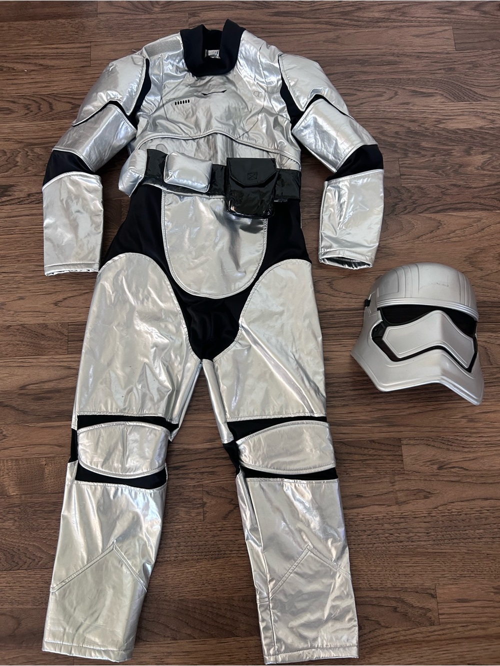 Disney Star Wars Storm Trooper Costume with Helmet Kids 7/8